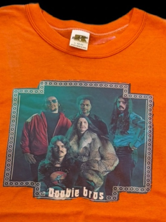 Russell Athletic Tops - Womens 100% Cotton Russell Band T Shirt ft the Doobie brothers, size L like new!
